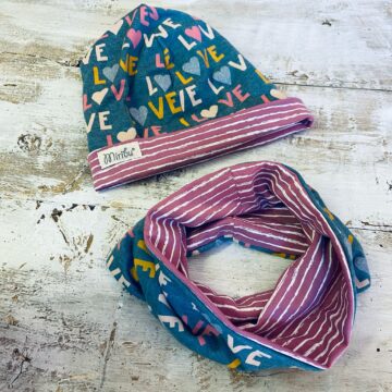 coordinato cuffia e scaldacollo Love